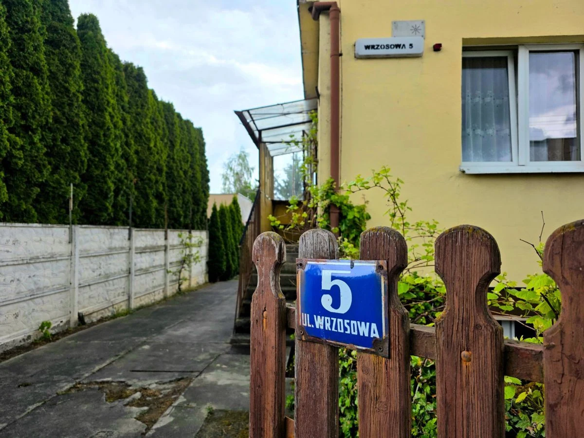 Wolnostojący dom - nie dla każdego - 108235832.jpg