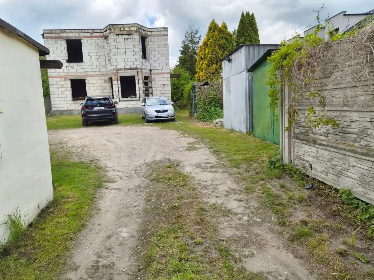 Na sprzedaż unikalna działka gruntu z rozpoczętą budową domu  jednorodzinnego w zabudowie wolnostojącej  o powierzchni około 180m2, usytuowana przy ul. Podgórnej w Luboniu. Nieruchomość o powierzchni… - 3