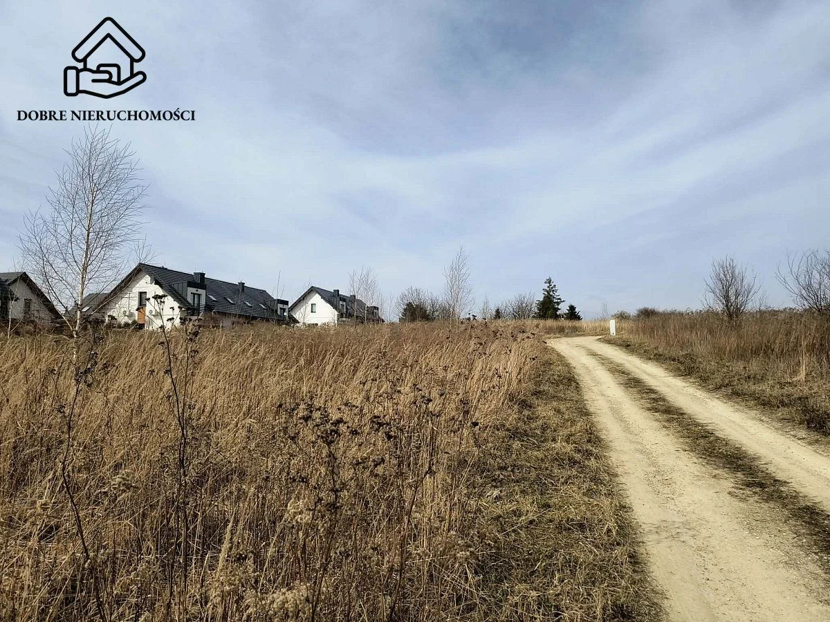 2824 m2 - teren zabudowy MN - 40 % pow. zabudowy.