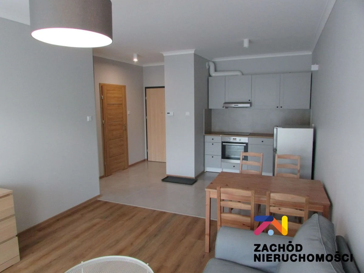 Do wynajęcia bardzo atrakcyjne 2 pokojowe mieszkanie o powierzchni ok. 45 m2 usytuowane na 3 piętrze nowoczesnego apartamentowca z windą oddanego do użytku w 2021 roku zlokalizowanego przy ul. Botani… - 2