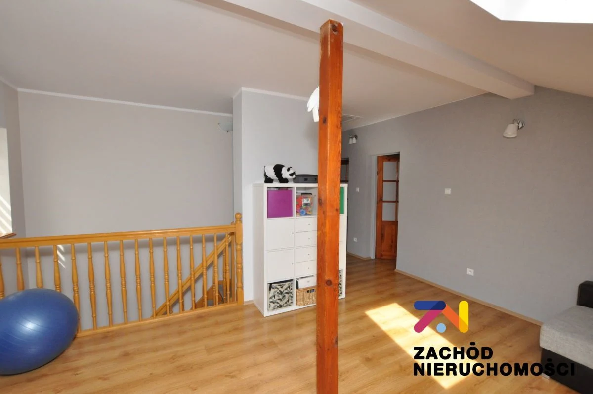 Oferujemy na sprzedaż budynek jednorodzinny całkowicie podpiwniczony posadowiony na działce o powierzchni 851m2. - 4