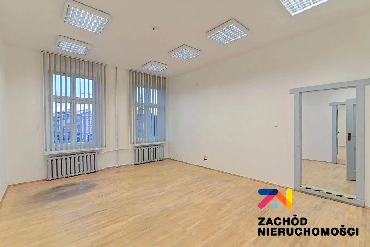 Z przyjemnością prezentujemy Państwu wyjątkową ofertę nieruchomości w samym sercu miasta, przy ulicy Generała Władysława Sikorskiego 9. Ta lokalizacja to doskonałe miejsce na rozwijanie działalności… - 3