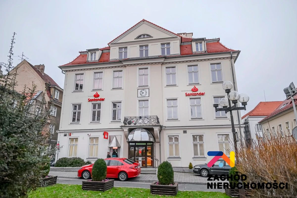 Z przyjemnością prezentujemy Państwu wyjątkową ofertę nieruchomości w samym sercu miasta, przy ulicy Generała Władysława Sikorskiego 9. Ta lokalizacja to doskonałe miejsce na rozwijanie działalności… - 2