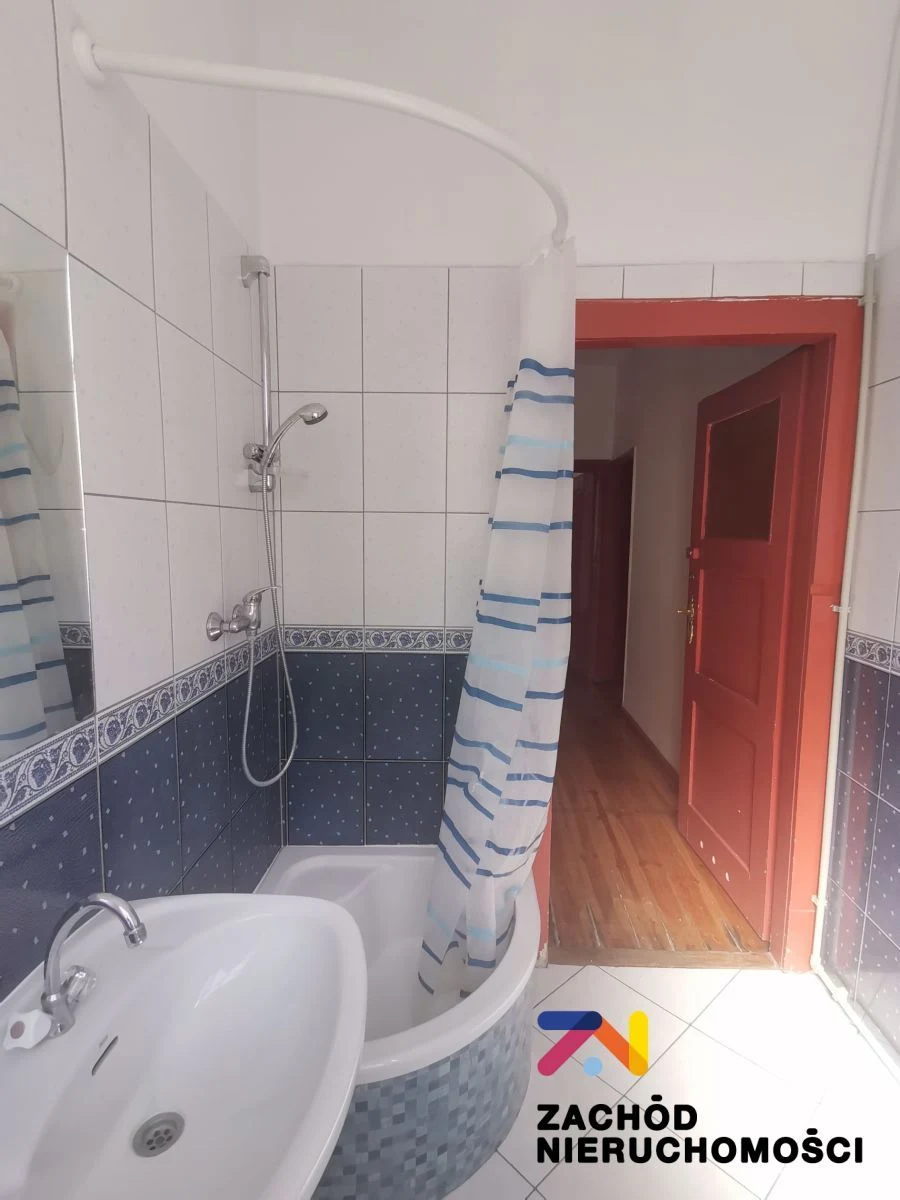 Przedstawiamy Państwu atrakcyjną ofertę sprzedaży bezczynszowego lokalu mieszkalnego usytuowanego w samym centrum miasta, w pobliżu sądu, na I piętrze urokliwej kamienicy o powierzchni około 98,60 m.… - 4