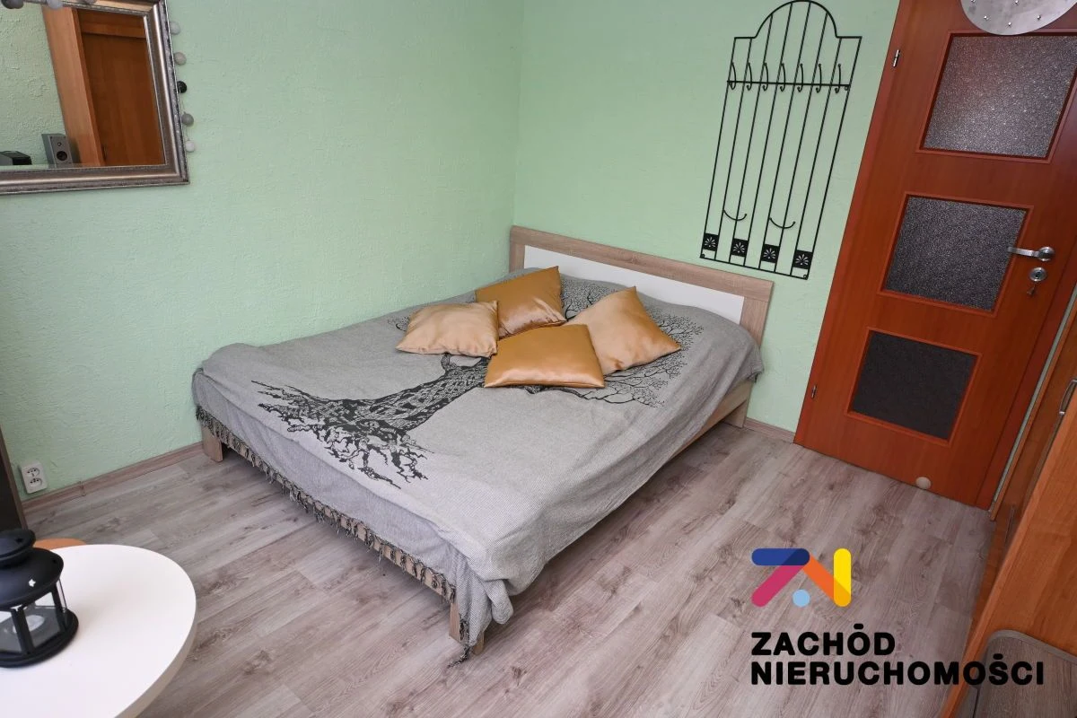 Na sprzedaż oferuję przestronne i funkcjonalne mieszkanie o powierzchni 84,90 m , położone na osiedlu Piastowskim. Nieruchomość idealna dla rodziny , osób pracujących zdalnie lub jako atrakcyjna inwe… - 3