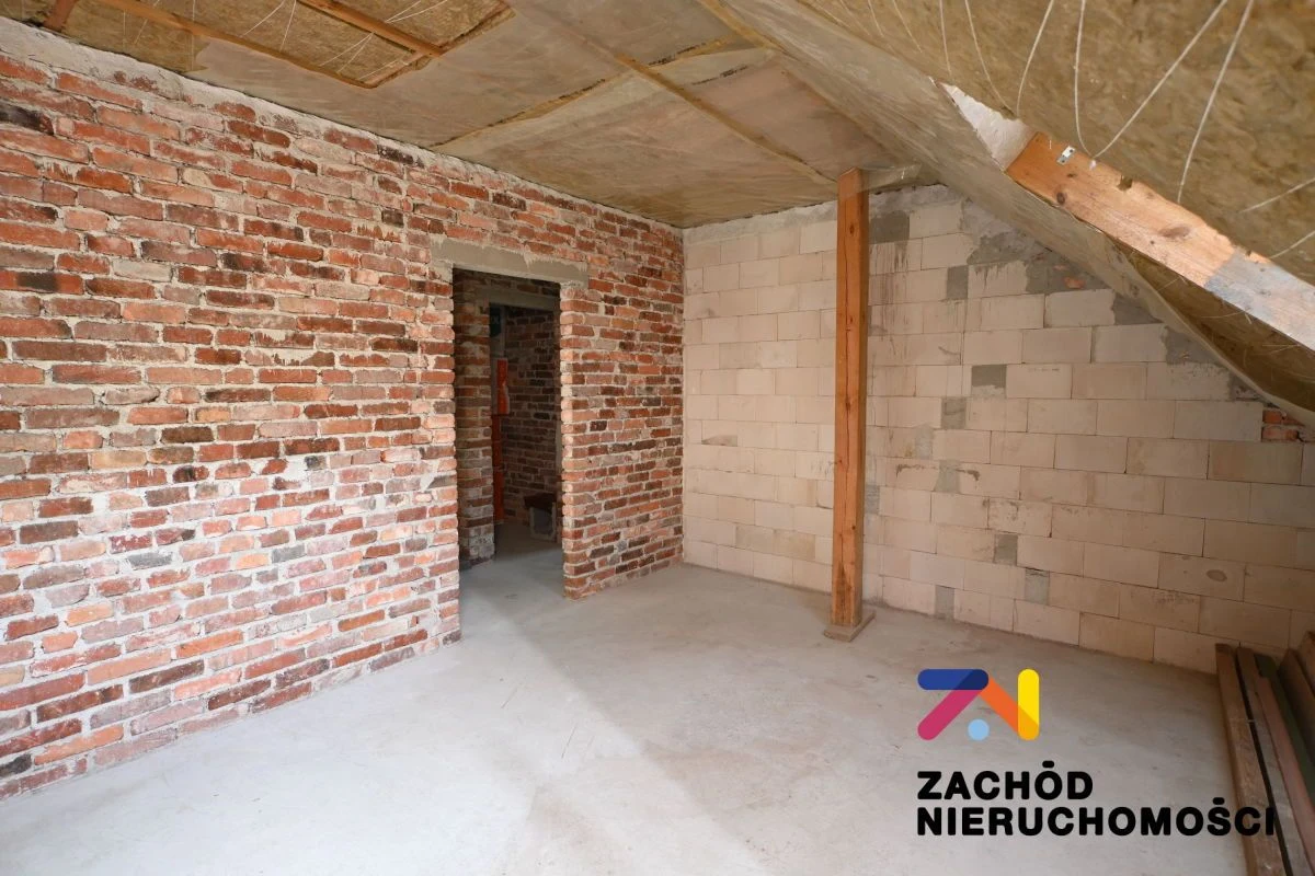Proponujemy na sprzedaż posiadłość składającą się z 2 domów posadowionych na działce 3300m2 w cenie 1.015.000zł. - 4