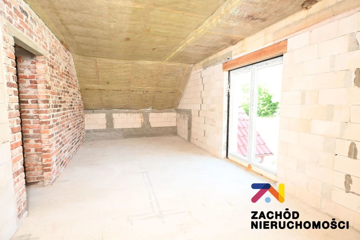 Proponujemy na sprzedaż posiadłość składającą się z 2 domów posadowionych na działce 3300m2 w cenie 1.015.000zł. - 2