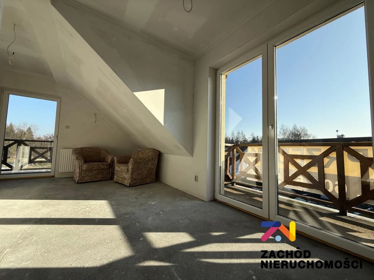 PREZENTUJEMY DOM W ZABUDOWIE BLIŹNIACZEJ NA SPRZEDAŻ O POWIERZCHNI 212,40m2 Z GARAŻEM. - 3