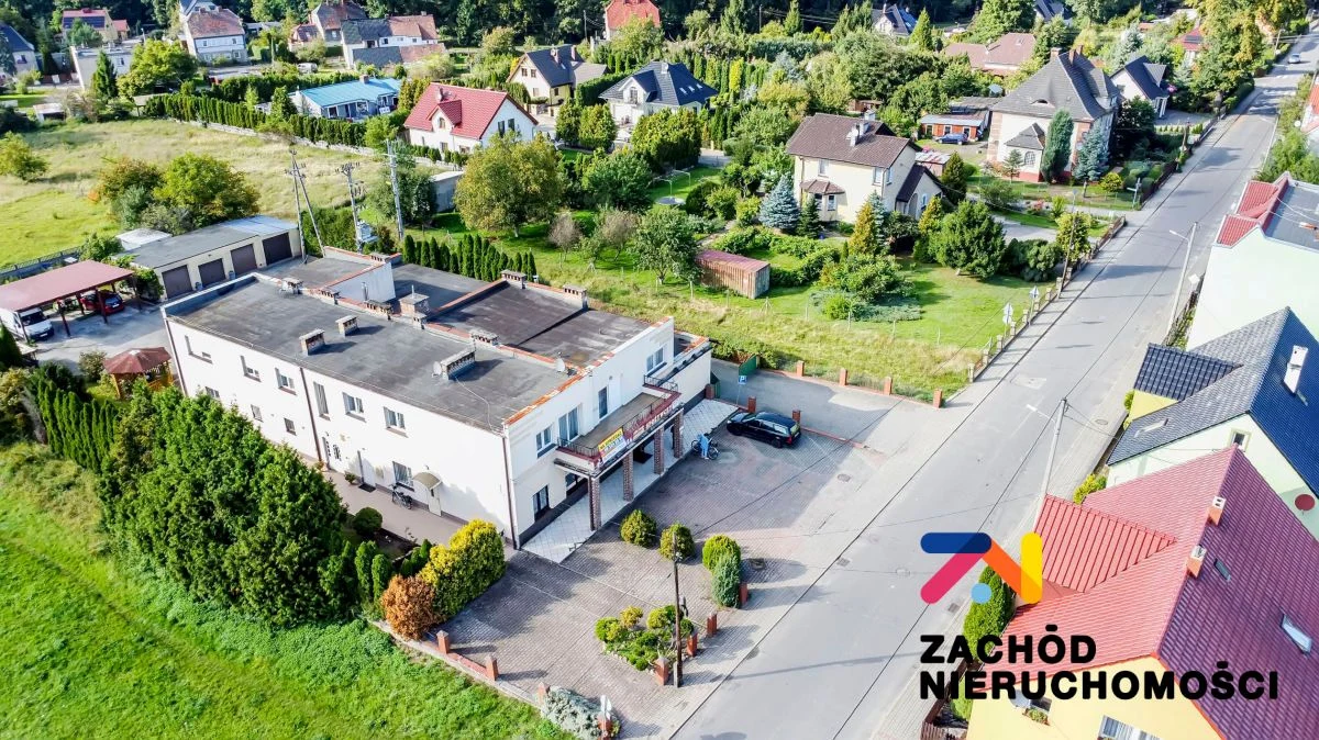 Odkryj wyjątkową ofertę inwestycyjną - 650 m2 na parterze gwarantuje cały wachlarz możliwości do wykorzystania na wiele działalnościzarówno produkcyjnych, stolarskich jak i handlowych. Piętro budynku…