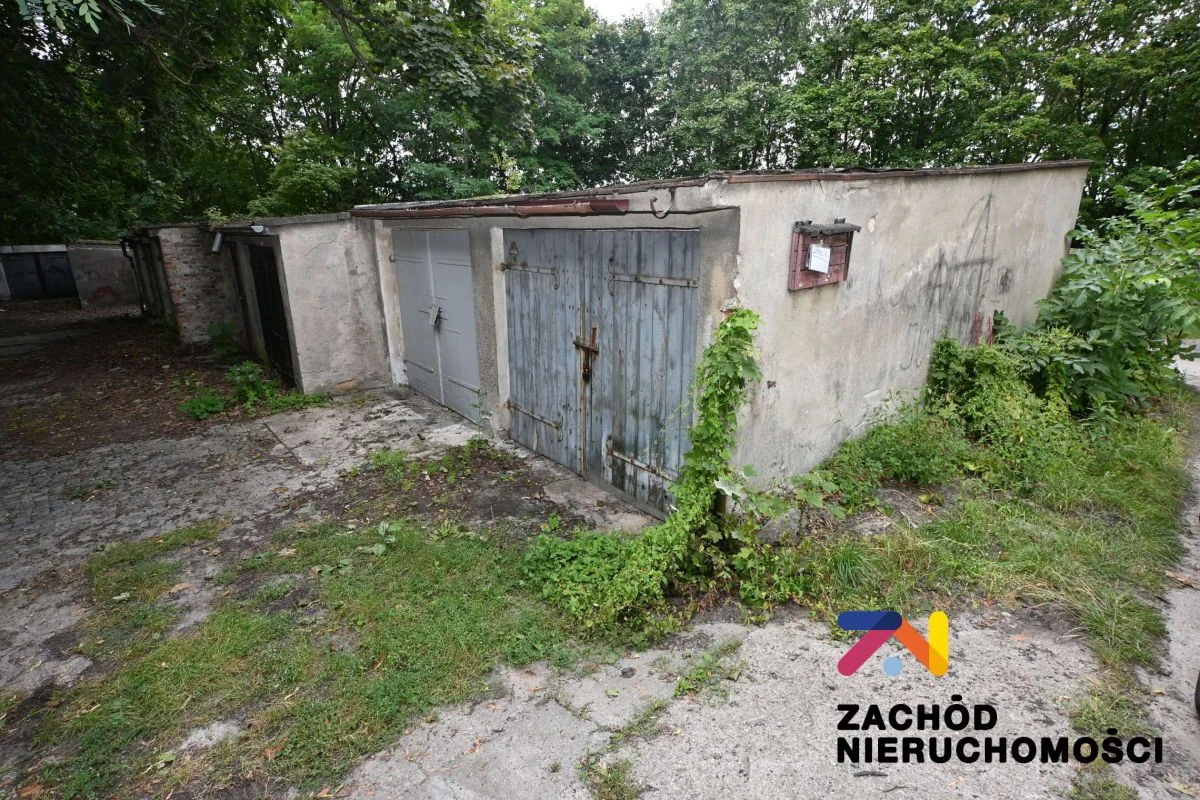 Na sprzedaż garaż o powierzchni 18 m2 zlokalizowany w Zielonej Górze na Osiedlu Morelowym. Garaż murowany z bramą drewnianą, znajduje się w kompleksie garaży, dojazd drogą utwardzoną- wjazd od ul. Sł… - 162870227-1l.jpg