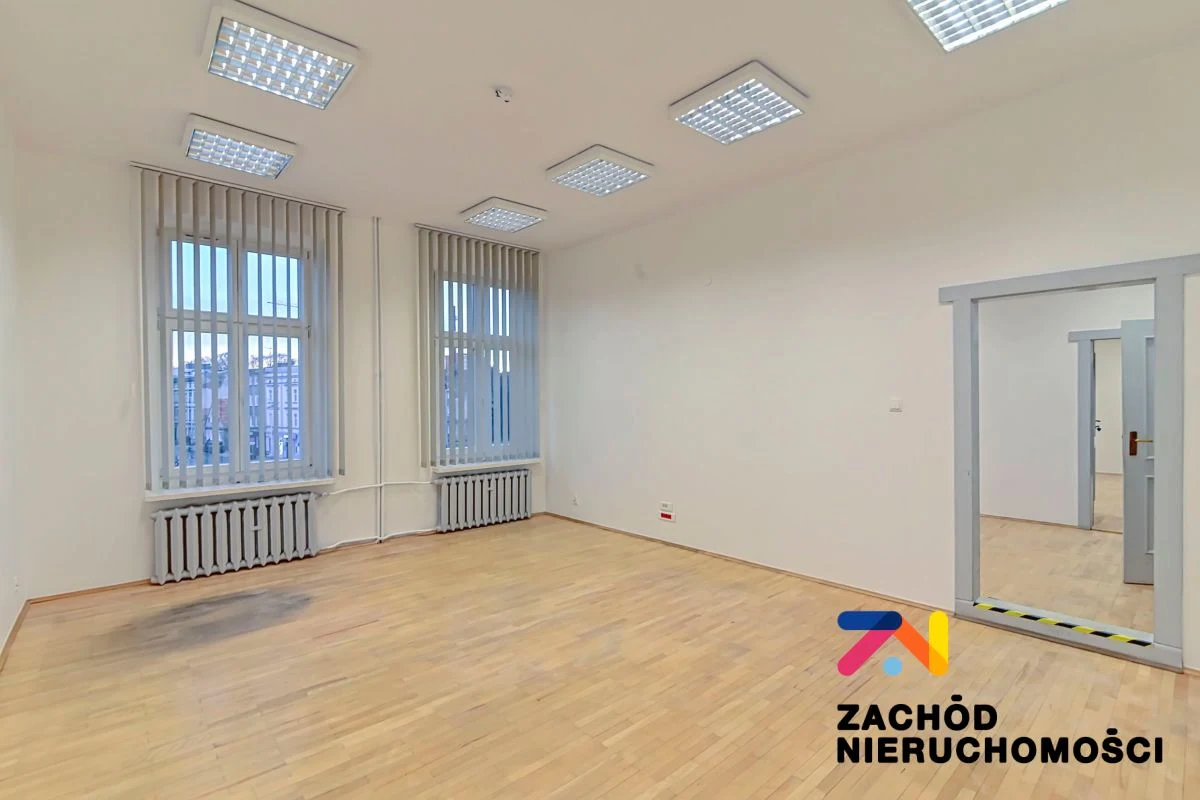 Z przyjemnością prezentujemy Państwu wyjątkową ofertę nieruchomości w samym sercu miasta, przy ulicy Generała Władysława Sikorskiego 9. Ta lokalizacja to doskonałe miejsce na rozwijanie działalności… - 153890227-1l.jpg