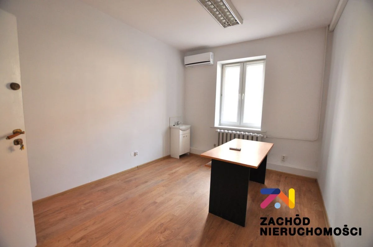 Posiadamy w swojej ofercie do wynajęcia lokal biurowy o powierzchni 24,91m2. - 164000227-1l.jpg
