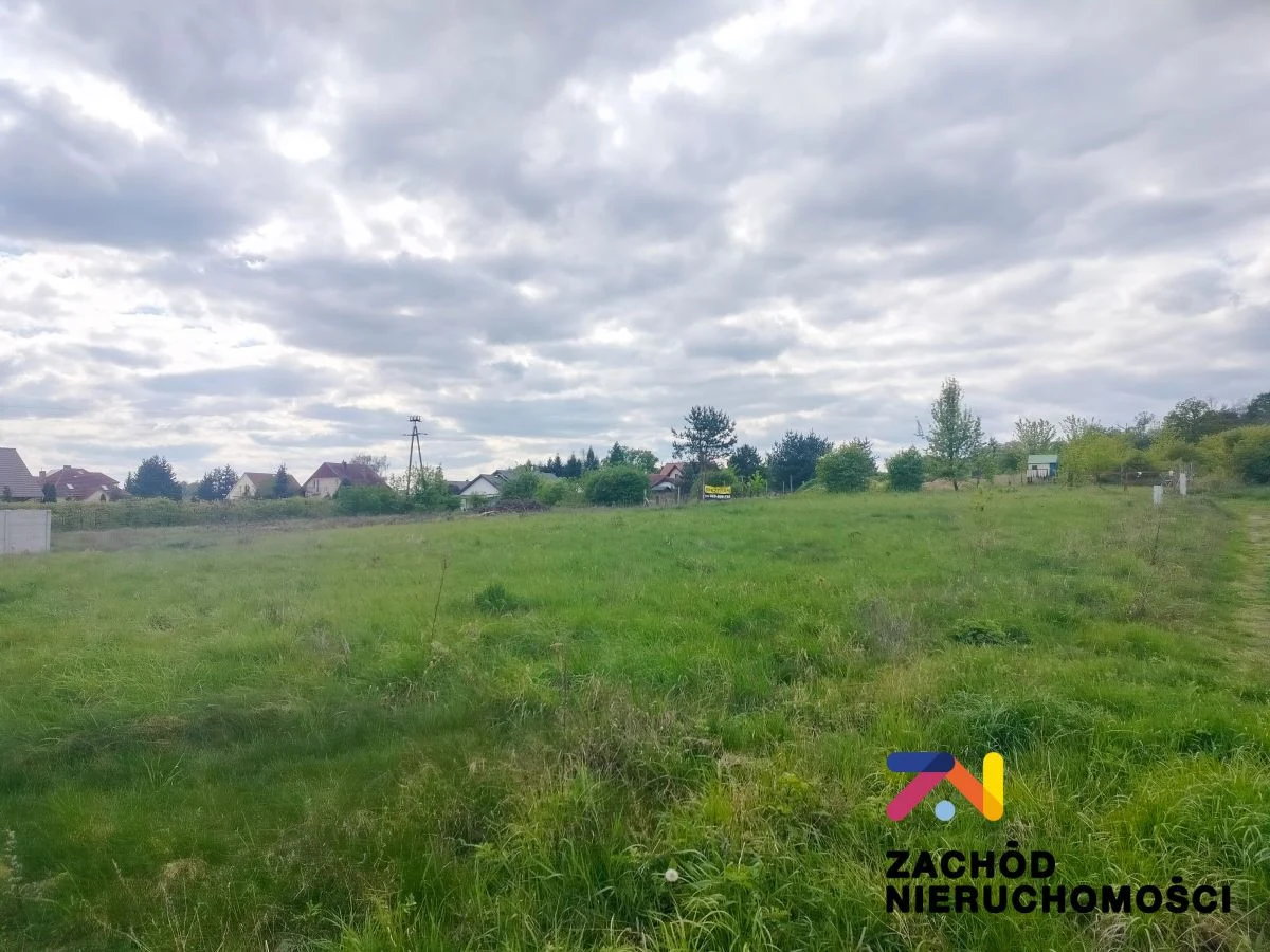Prezentujemy Państwu kompleks 3 działek budowlanych w miejscowości Zabór, zaledwie 17km od Zielonej Góry. Idealne miejsce dla osób ceniących spokój i ciszę. - 2