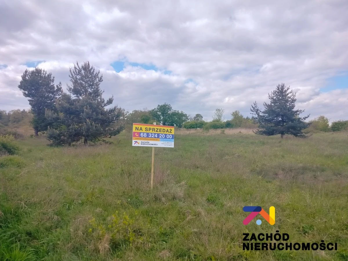 Prezentujemy Państwu kompleks 3 działek budowlanych w miejscowości Zabór, zaledwie 17km od Zielonej Góry. Idealne miejsce dla osób ceniących spokój i ciszę. - 3