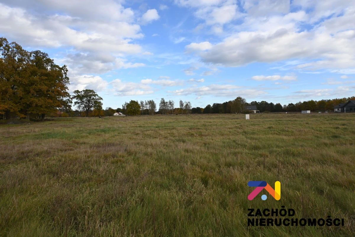Na sprzedaż działki budowlane o powierzchniach od 900 m2 do ok. 1300 m2 usytuowane na nowo budującym się osiedlu domków jednorodzinnych przy ul. Słonecznej w Zakęciu- Gmina Otyń. - 2