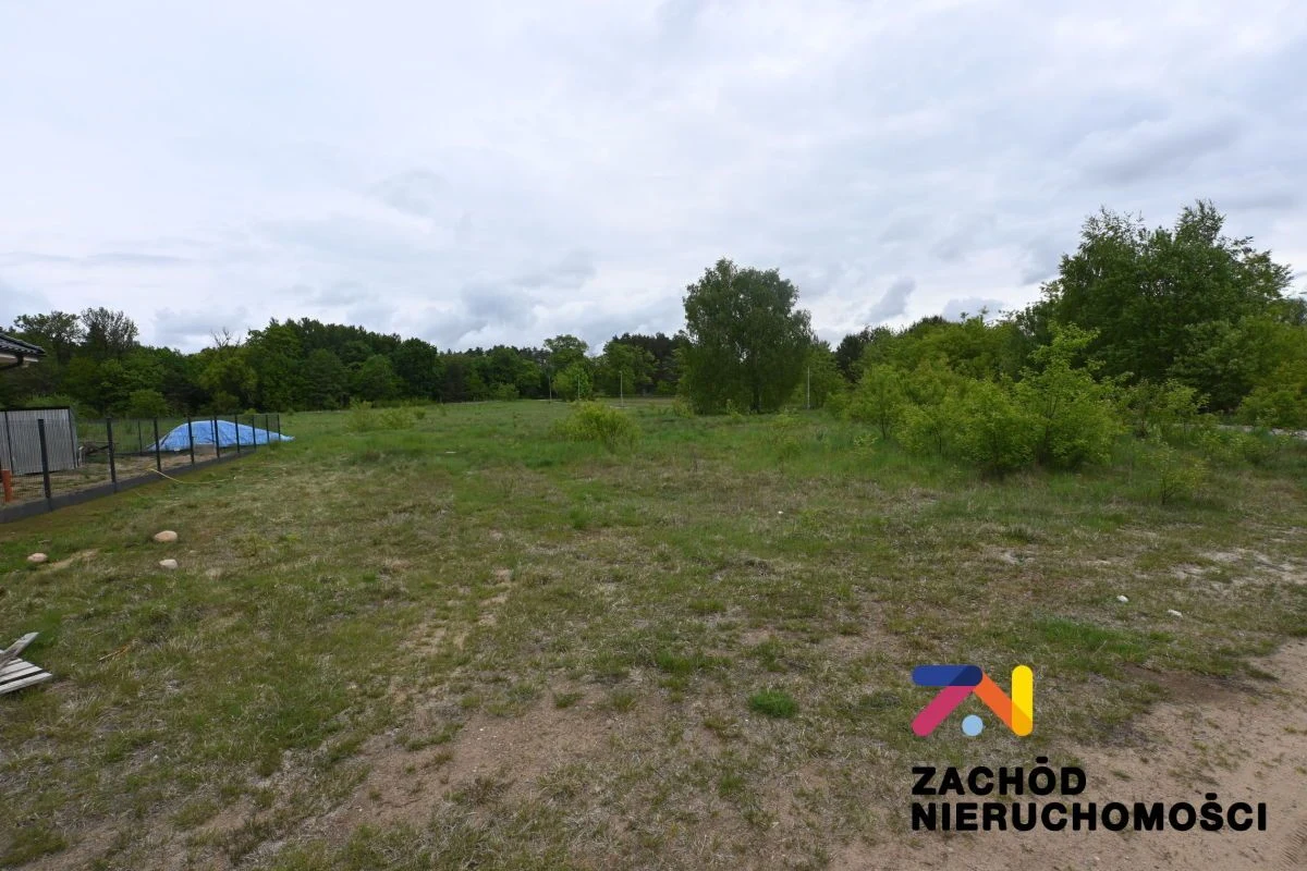 Na sprzedaż działka o powierzchni 901 m2 usytuowana w Drzonkowie zlokalizowana w niedalekiej odległości od lasu, na nowo rozwijającym się osiedlu. - 164800227-1l.jpg