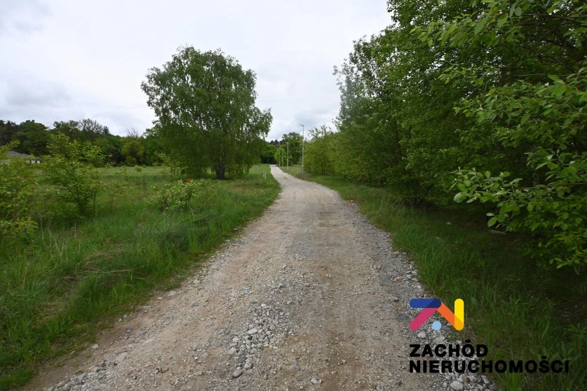Na sprzedaż działka o powierzchni 901 m2 usytuowana w Drzonkowie zlokalizowana w niedalekiej odległości od lasu, na nowo rozwijającym się osiedlu. - 2