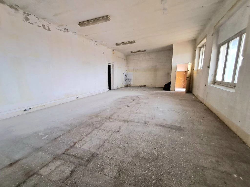Lokal handlowo-usługowy na trasie Lublin-Nałęczów. - 5
