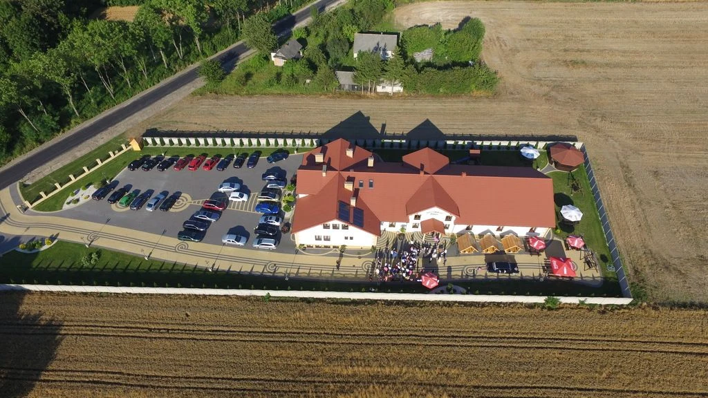 Dom weselny na 450 osób, w pełni funkcjonujący - 113423081.jpg