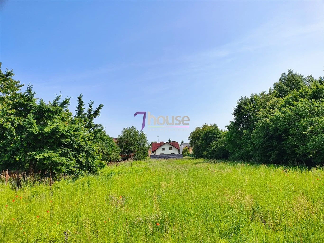 Urokliwa działka  w spokojnym miejscu 790m2