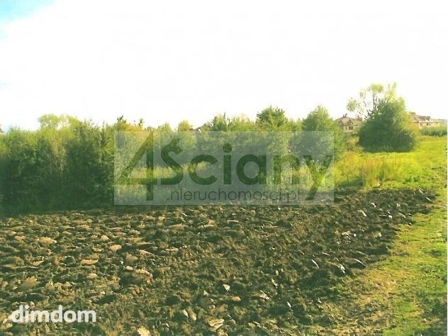 Do sprzedania działka o powierzchni około 8596 m2 na Białołęce między Jabłonną a Nowodworami w rejonie Kępy Tarchomińskiej. Działka w kształcie zbliżonym do prostokąta o wymiarach 188 x 47 m. Dojazd…