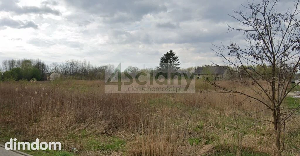 Do sprzedania działka o pow. 26 900 m2 w Kazimierowie gm. Halinów. Działka w kształcie pięciokąta o długości 230 i szerokości około 130 m. Dojazd do działki drogą asfaltową od strony południowej i ws…