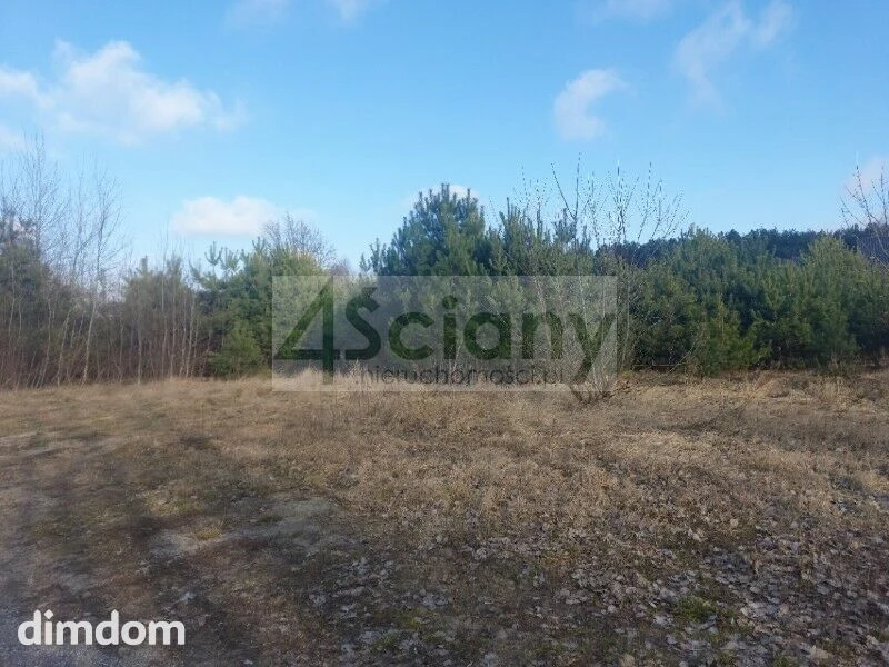 Do sprzedania działka budowlana o powierzchni 1697 m2 w Ojrzanowie koło Żabiej Woli.