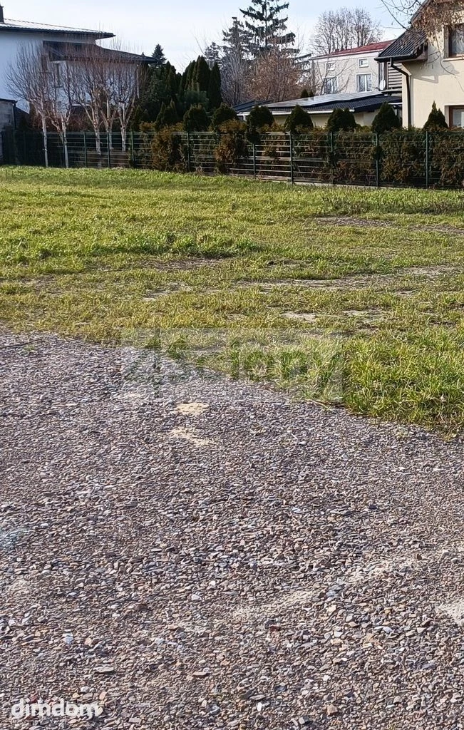 Do sprzedania działka budowlana o powierzchni 1670 m2 w centrum Grodziska Maz.