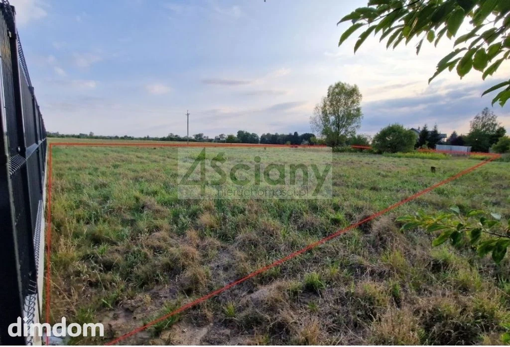 Białołęka  Grodzisk - działka  o powierzchni 1500 m2 i przybliżonych wymiarach 47m x 32m, plus udziały w utwardzonej drodze wewnętrznej.