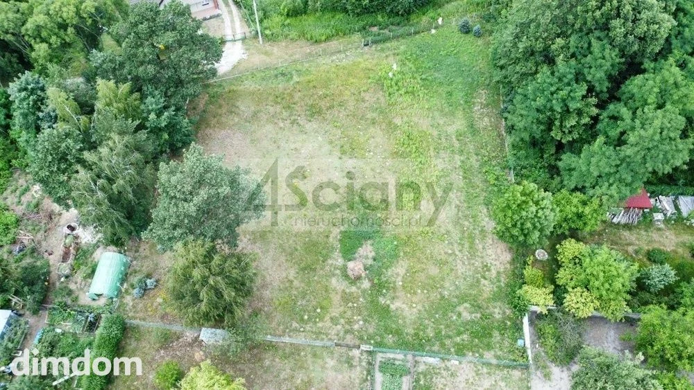 Działka z warunkami zabudowy  ( dla 2 domów jednorodzinnych możliwość podziału działki ) w miejscowości Czarna gm. Wołomin.