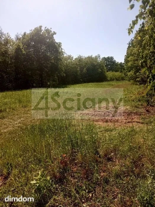 Działka budowlana o powierzchni 1674m² położona w zielonej, spokojnej okolicy Chrzanów Mały pod Grodziskiem Mazowieckim.