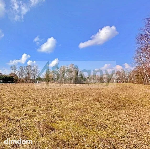 Do sprzedania działka budowlana o powierzchni 2100 m2 w Makówce koło Grodziska Maz.