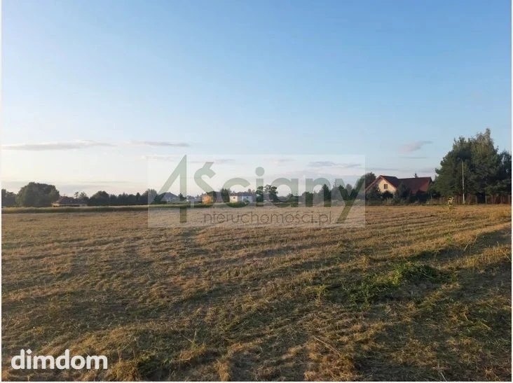 Do sprzedania działka budowlana o powierzchni 1030 m2 w Falentach Nowych.