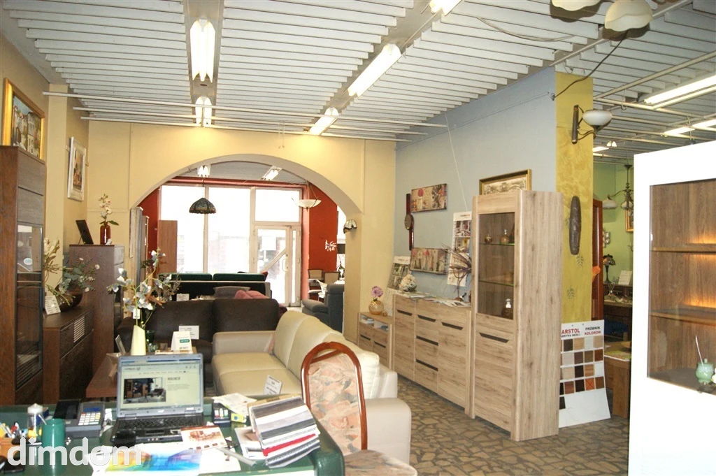 Dwupoziomowy lokal, bardzo dobra lokalizacja