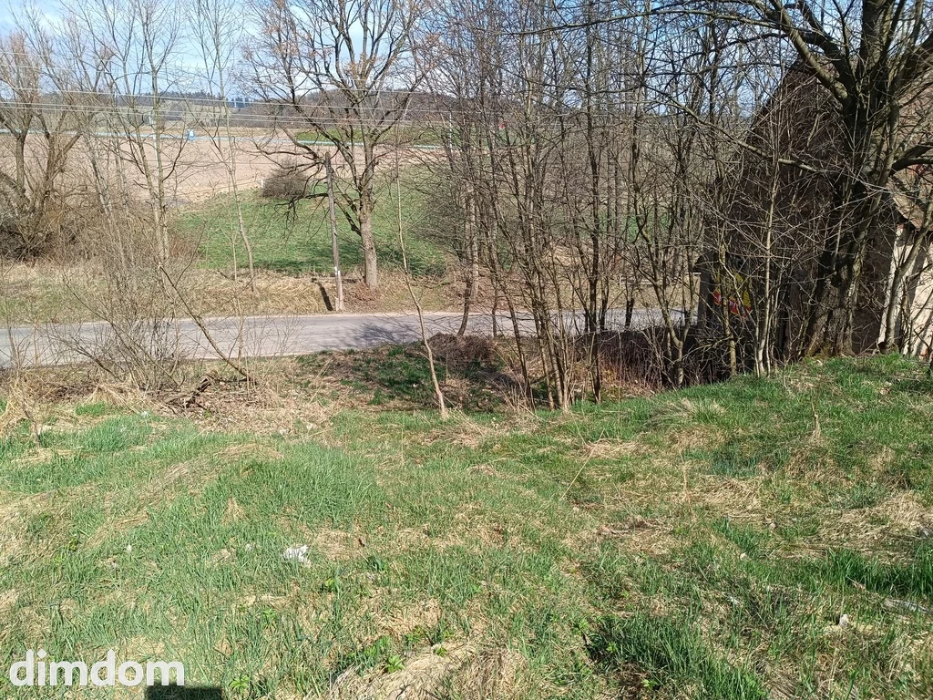 Do sprzedania działka budowlana w miejscowości Gostków (15 km od Wałbrzycha i Szczawna Zdroju) Warunki zabudowy wydane na dom jednorodzinny, ale ze względu na położenie-  niedaleko  do drogi   drogi…