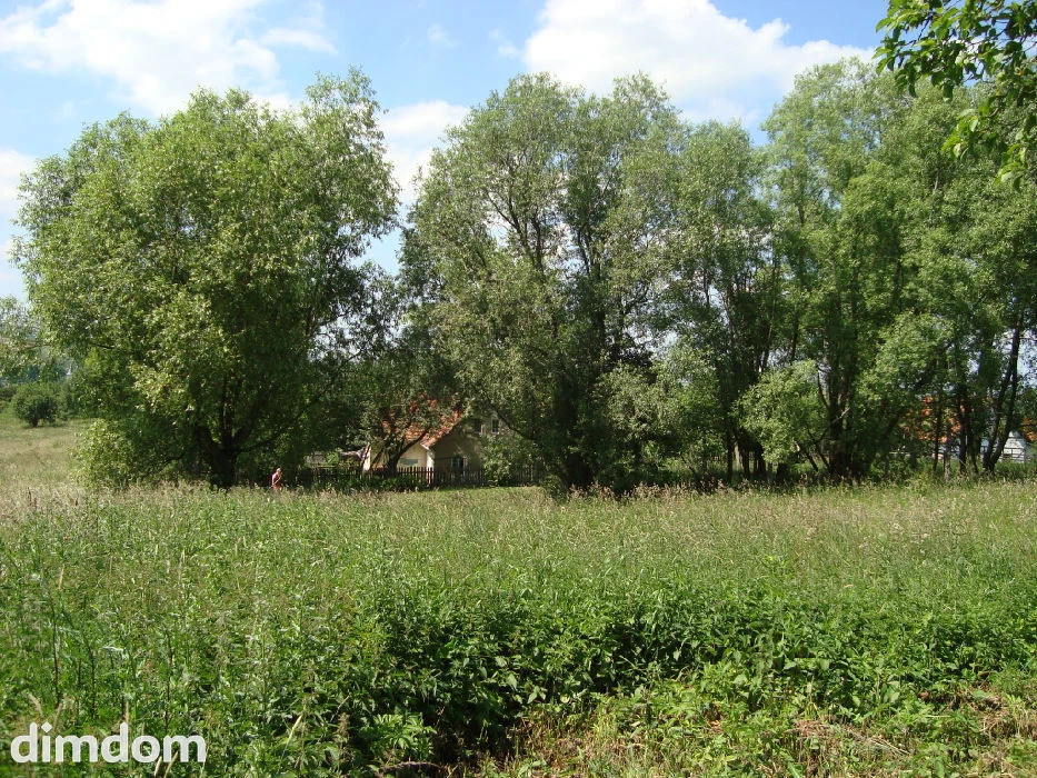 Oferuję do sprzedaży pięknie położoną działkę budowlaną objętą miejscowym planem zagospodarowania przestrzennego. Cicha i spokojna okolica, wśród nielicznej zabudowy jednorodzinnej. Przepiękne widoki… - 3
