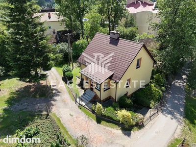 Funkcjonalny dom jednorodzinny w spokojnej okolicy