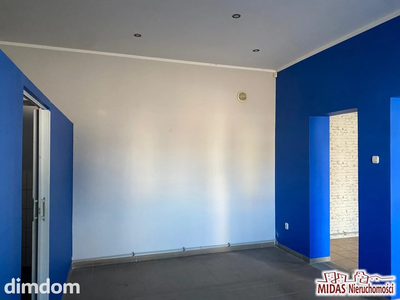 Do wynajęcia  lokal handlowo-usługowy  położony w  centrum miasta - Zielony Rynek , w pobliżu Urzędu Miasta oraz sklepu Biedronka. Bardzo dobra lokalizacja z łatwym dostępem dla klientów i dużym ruch…