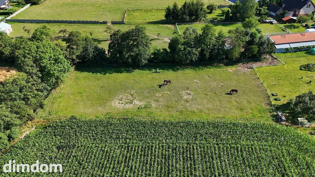 Urokliwa miejscowość nad jeziorem | działka z WZ