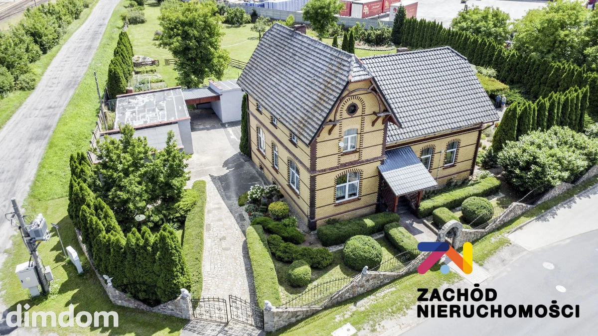 Na sprzedaż duży dom wolnostojący o powierzchni 240 m2 usytuowany na działce o powierzchni 4324 m2 zlokalizowany w powiecie żagańskim- miejscowość Małomice. Dom wybudowany z cegły, w klimatycznym sty… - 167430227-1l.jpg