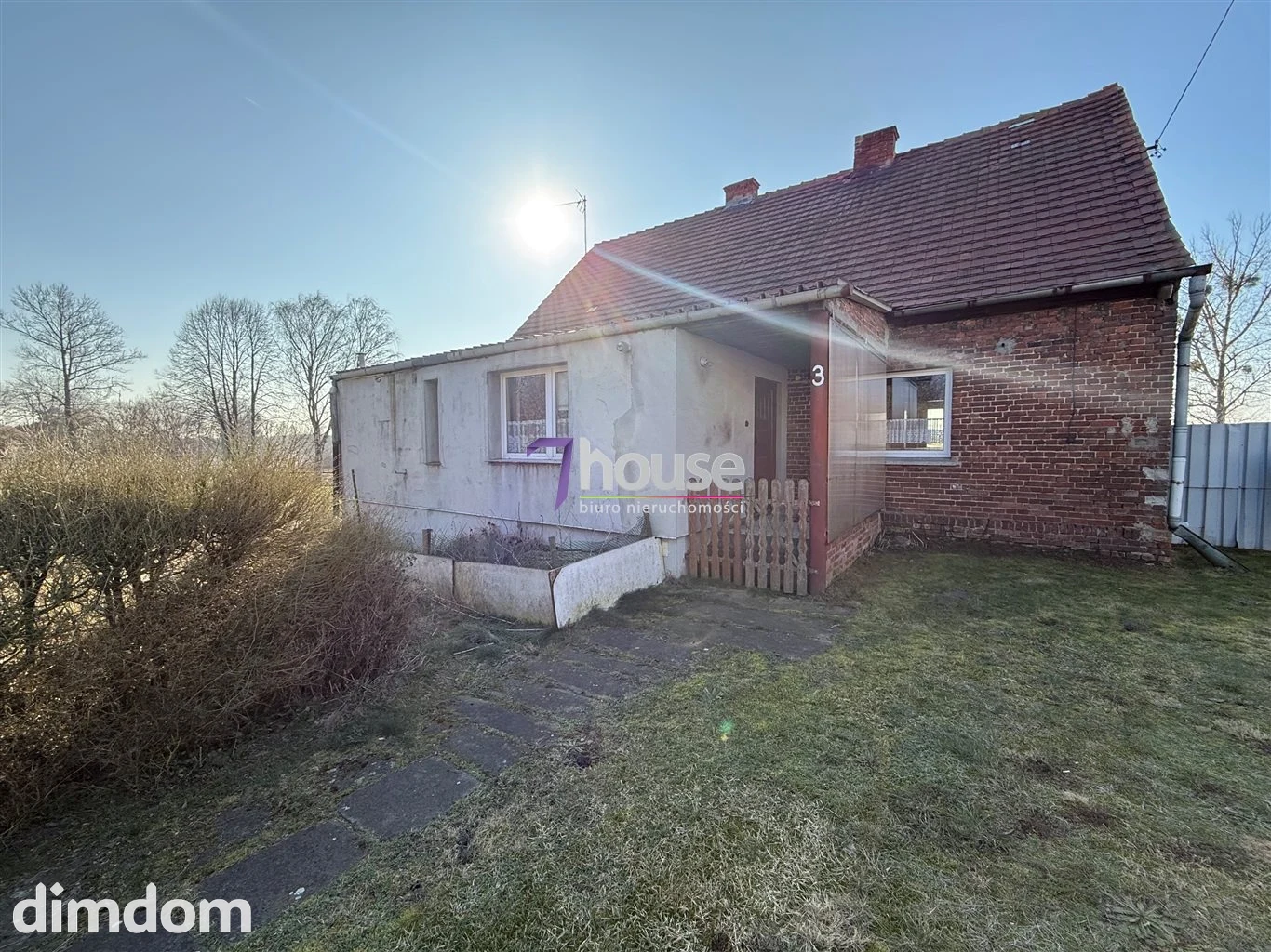 DOM  W SPOKOJNEJ OKOLICY! Z POTENCJAŁEM - DZIAŁKA 8138 m2.