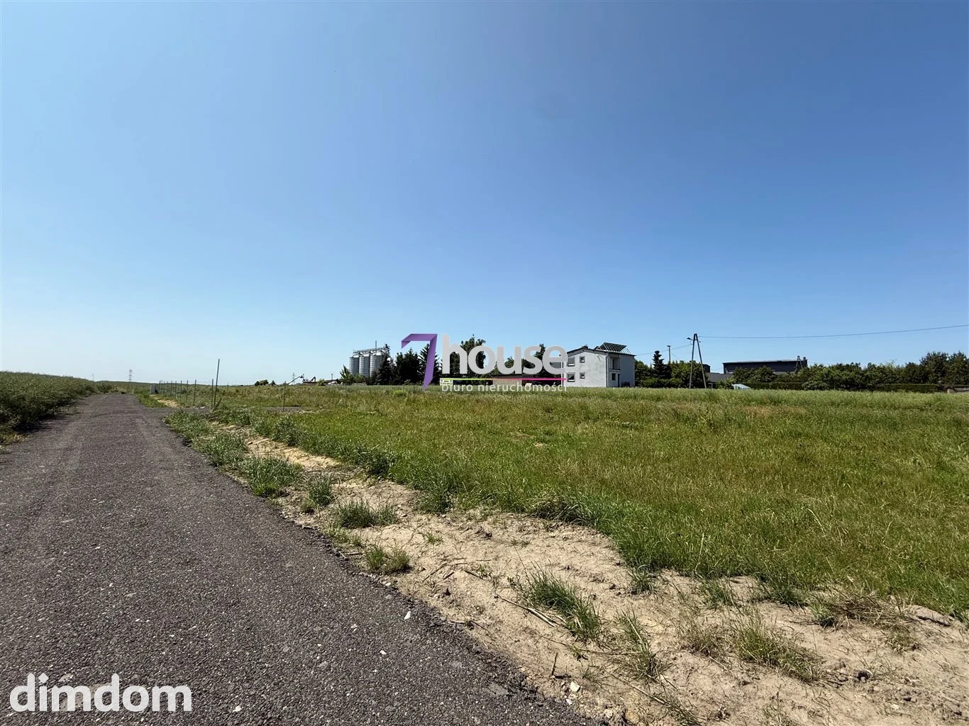 Do sprzedaży działka budowlana o powierzchni 972 m2 w Zbrosławicach - dzielnica Wieszowa.