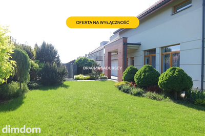 KOMFORTOWY DOM OTOCZONY ZIELENIĄ