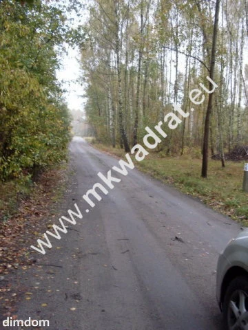 Działka objęta studium zagospodarowania terenu. Położona w lesie przy drodze, o powierzchni 9300m2… - 2
