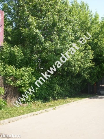 Działka inwestycyjna w kształcie zbliżonym do kwadratu o powierzchni 676 m2 zlokalizowana w…