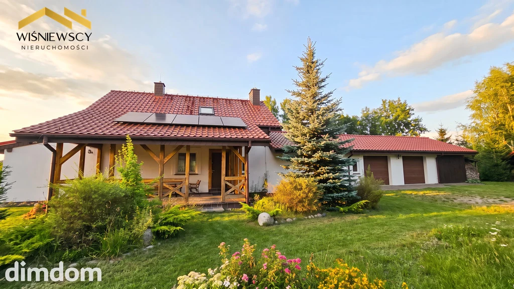 Dom ze stajnią na działce 8256 m²-Kochanówka