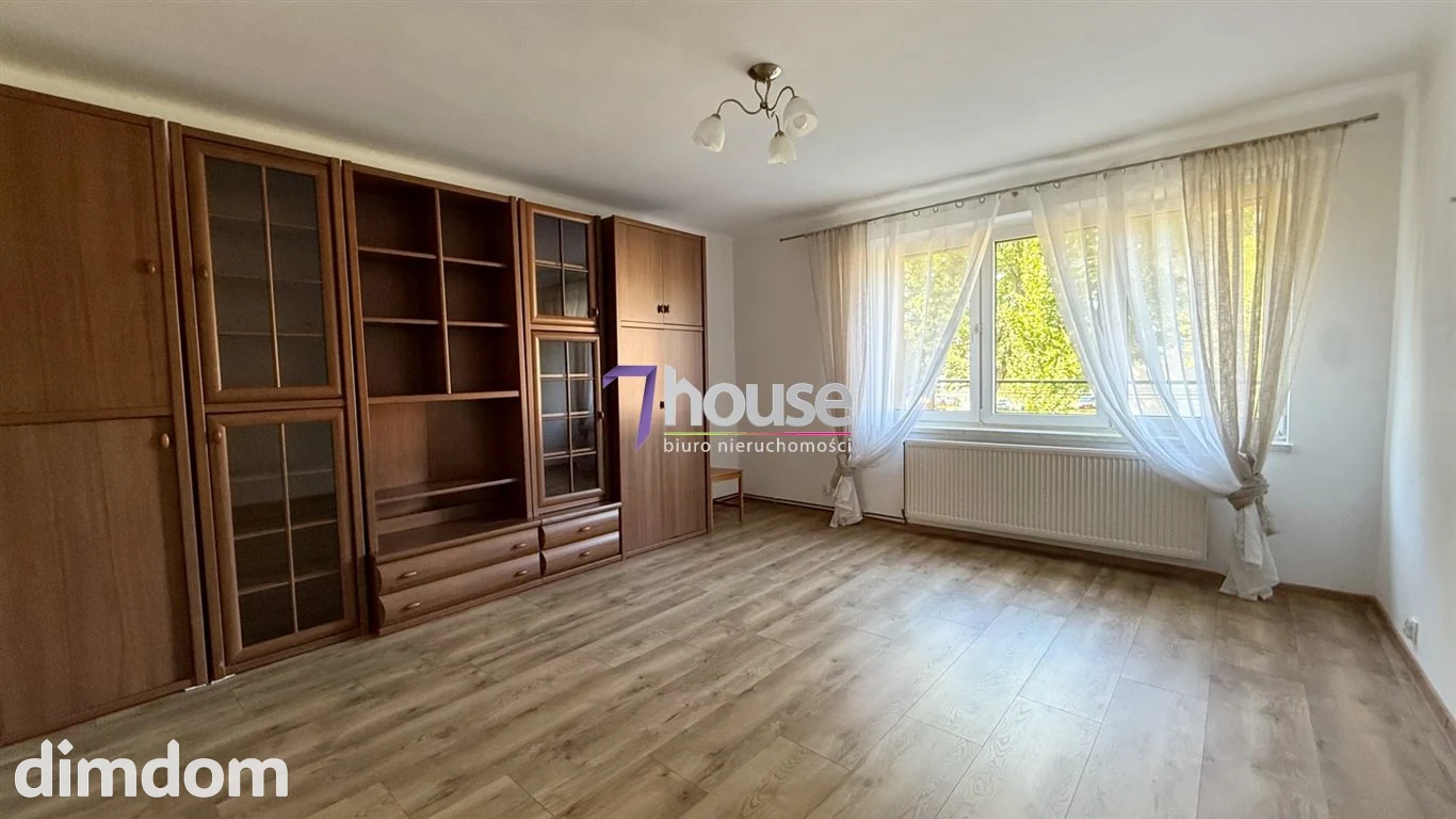 Na wynajem funkcjonalne mieszkanie o powierzchni 35 m², położone w Bytomiu - dzielnica Stroszek ul. Tysiąclecia. Lokal składa się z przestronnego salonu, osobnej kuchni, łazienki z toaletą oraz przed… - dd_9cd9742a_mw_7HO-MW-26069_1.jpg