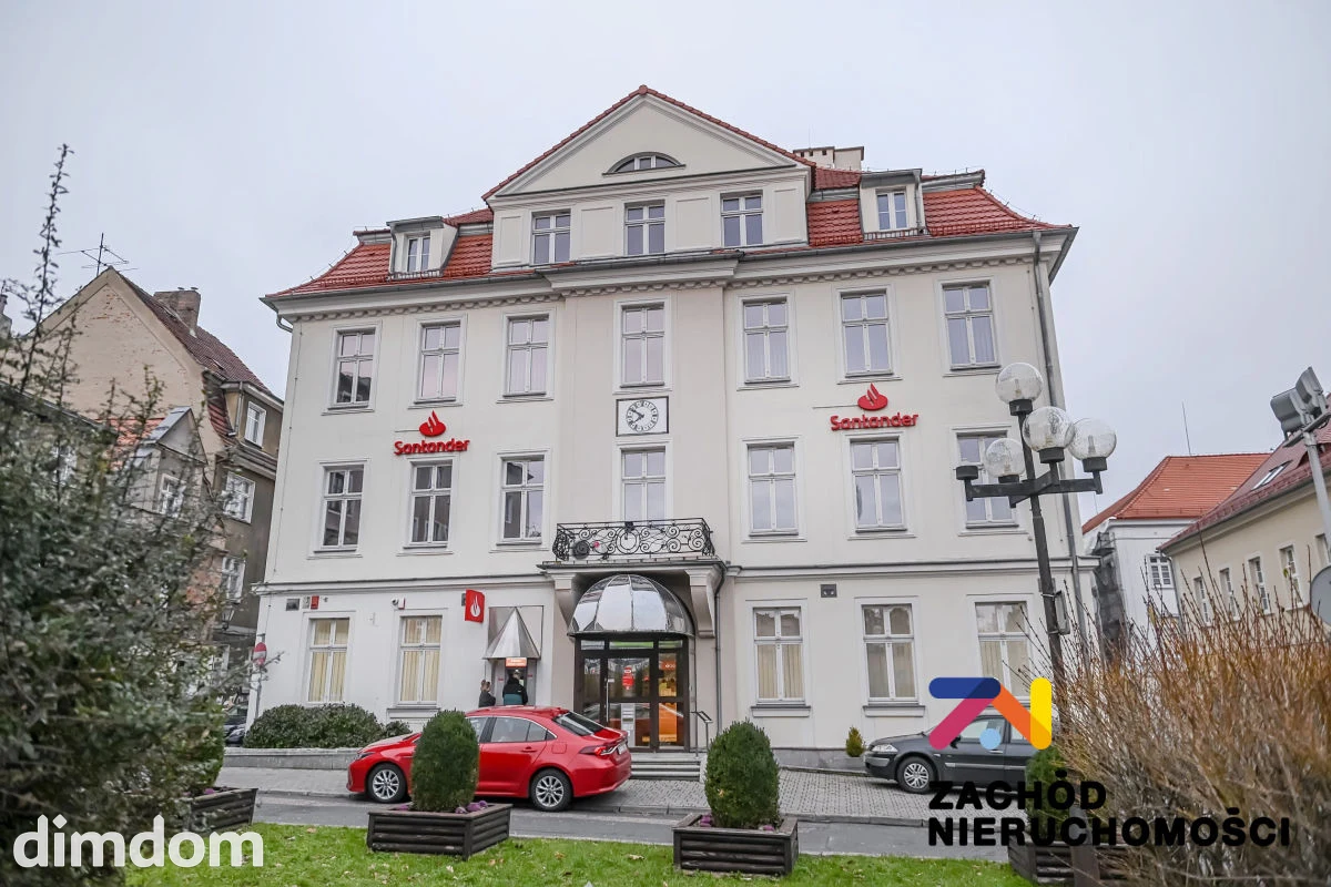 Mamy przyjemność zaprezentować Państwu budynek/ lokale użytkowe w samym centrum miasta przy ul.  Generała Władysława Sikorskiego 9.