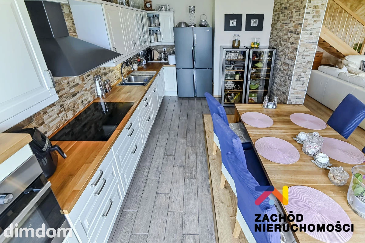 Zapraszam do zapoznania się z ofertą sprzedaży przestronnego mieszkania o powierzchni 88,88 m2 , położonego w centrum Zielonej Góry. - 2