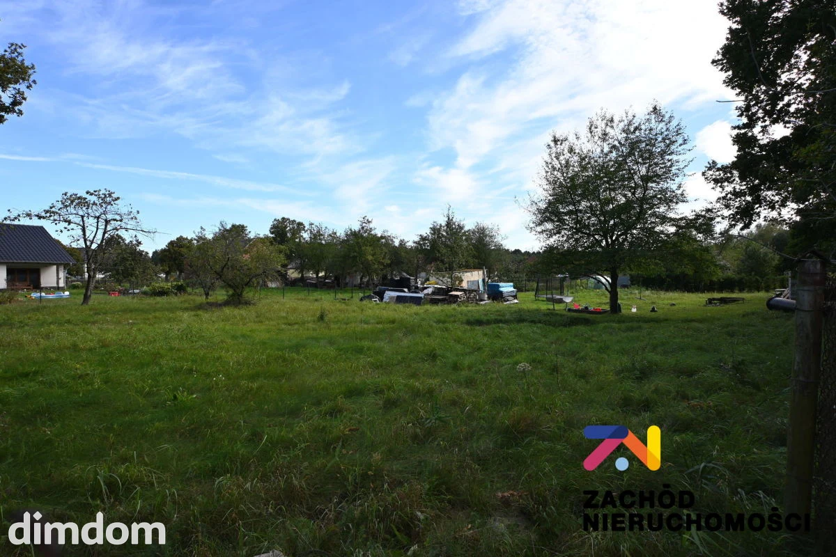 Na sprzedaż działka budowlana o powierzchni 1150m2, położona w miejscowości Sucha, zaledwie 12 km od centrum Zielonej Góry i tylko 7 km od centrum rekreacyjno- sportowego w Drzonkowie. - 167000227-1l.jpg